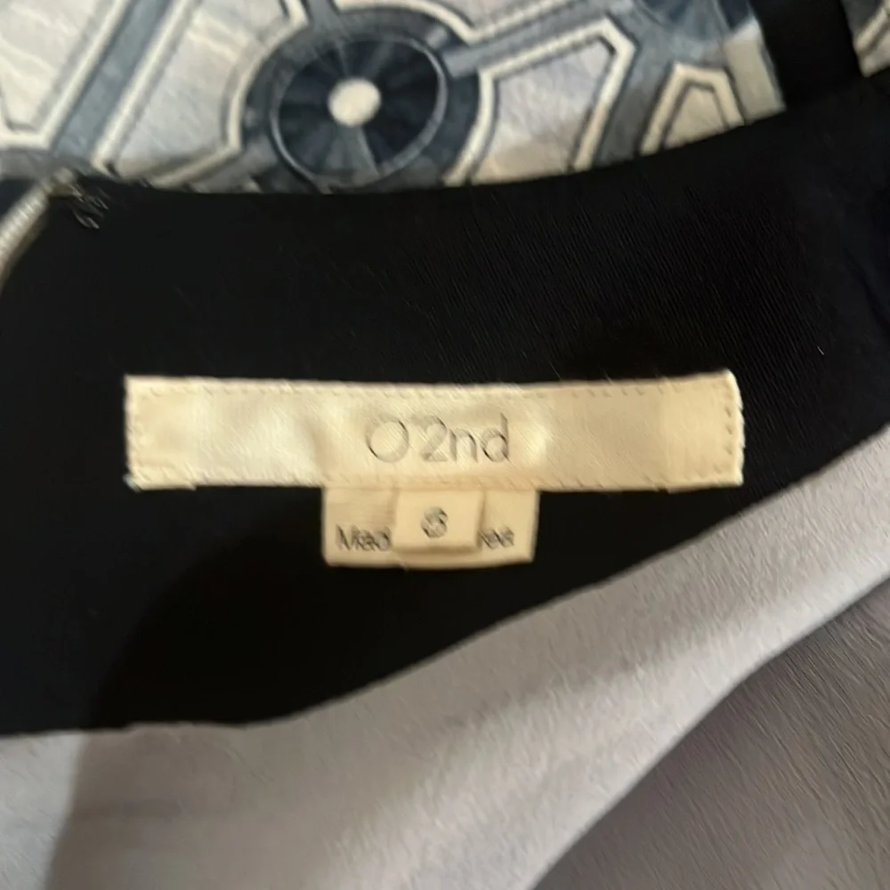 O’2nd SLEEVELESS DRESS - Picture 5 of 6